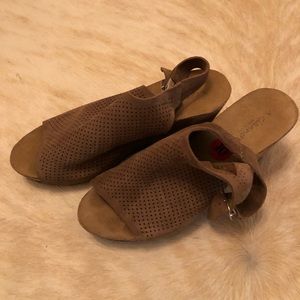 A Giannetti Sandel shoes.